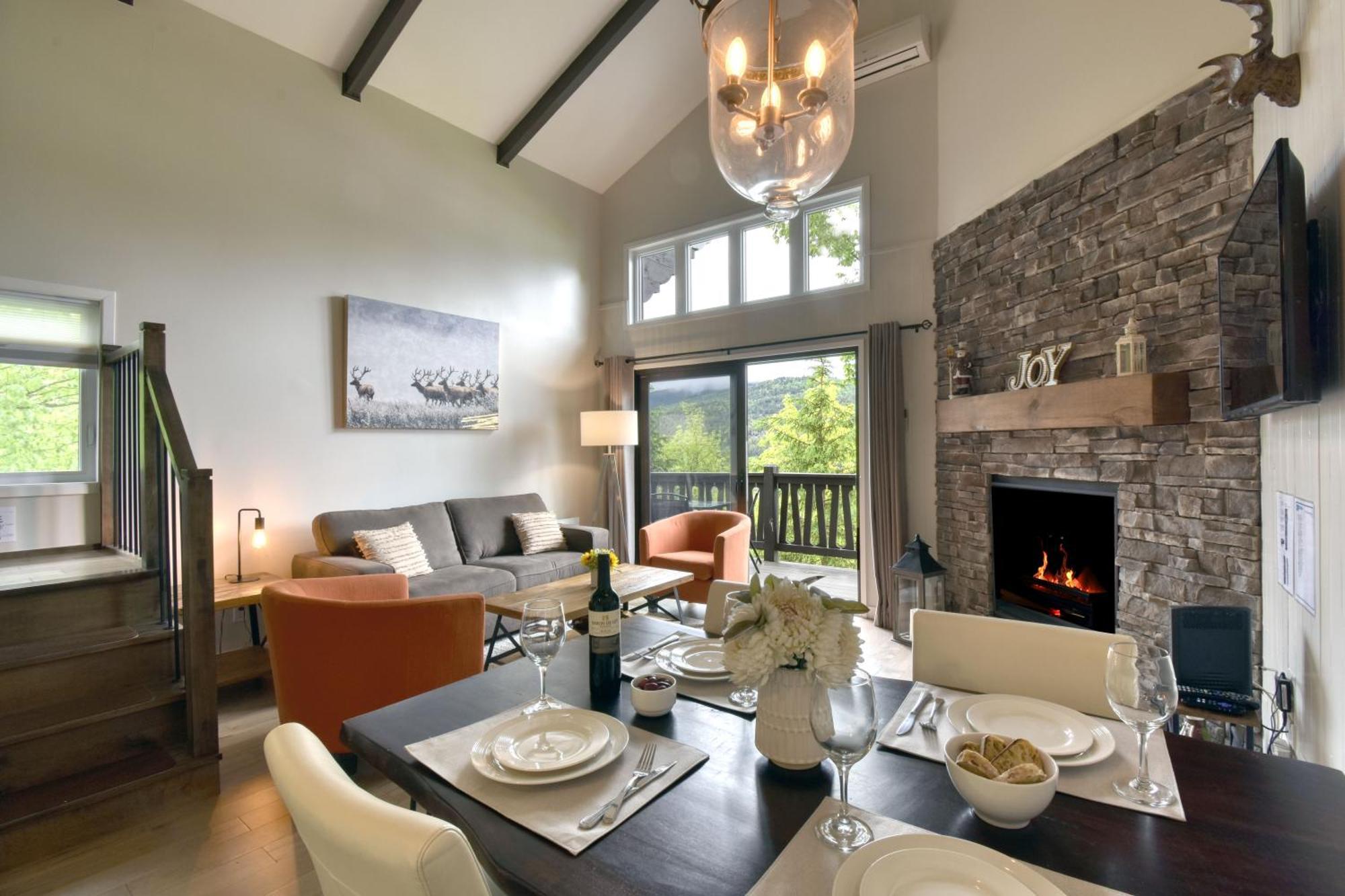 Stunning Condo - View On Lake Tremblant & Mountain Mont-Tremblant Zewnętrze zdjęcie